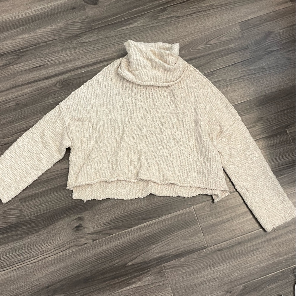 CROPPED FREE PEOPLE SWEATER